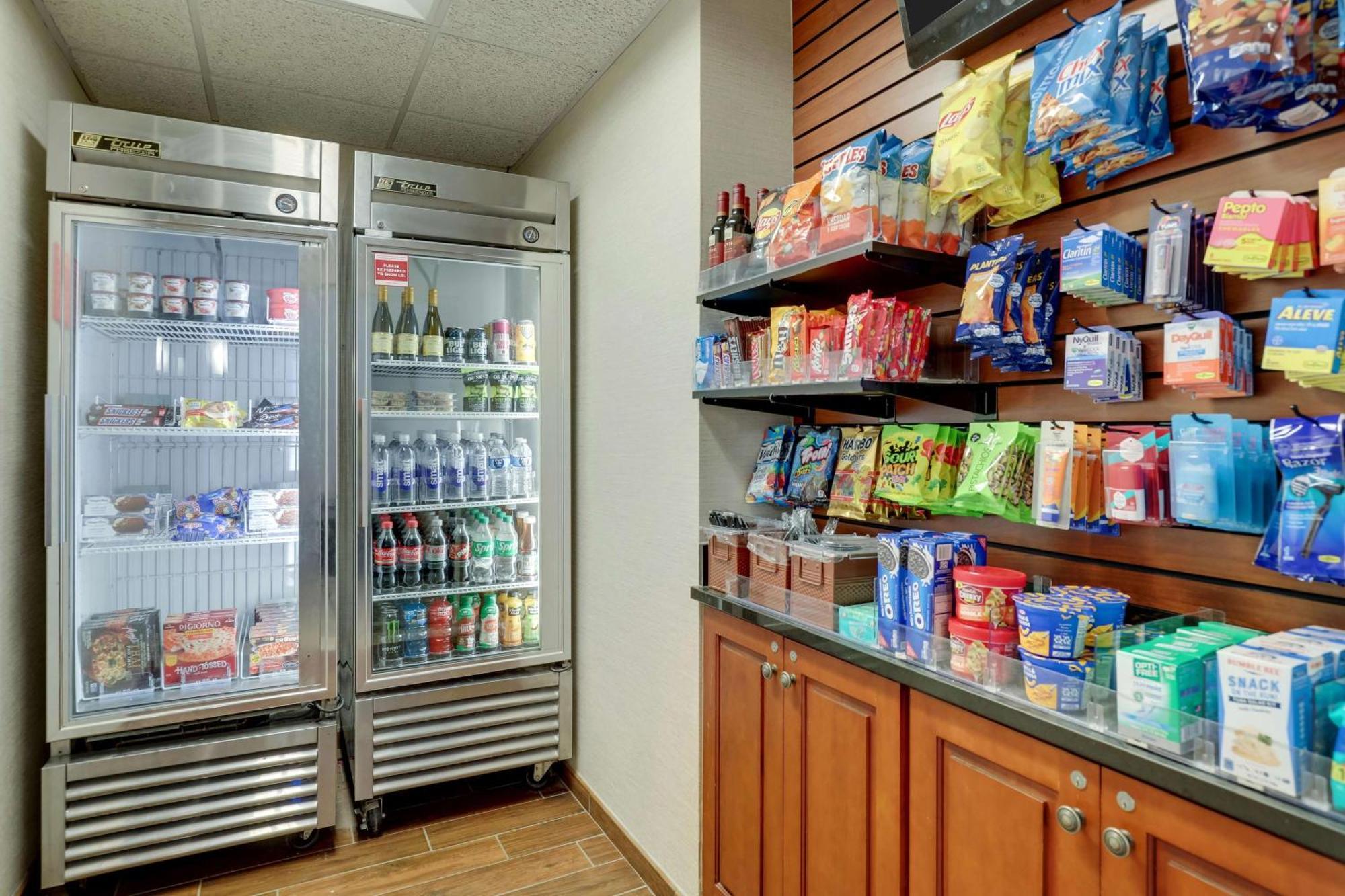 Drury Inn & Suites Charlotte University Place Bagian luar foto