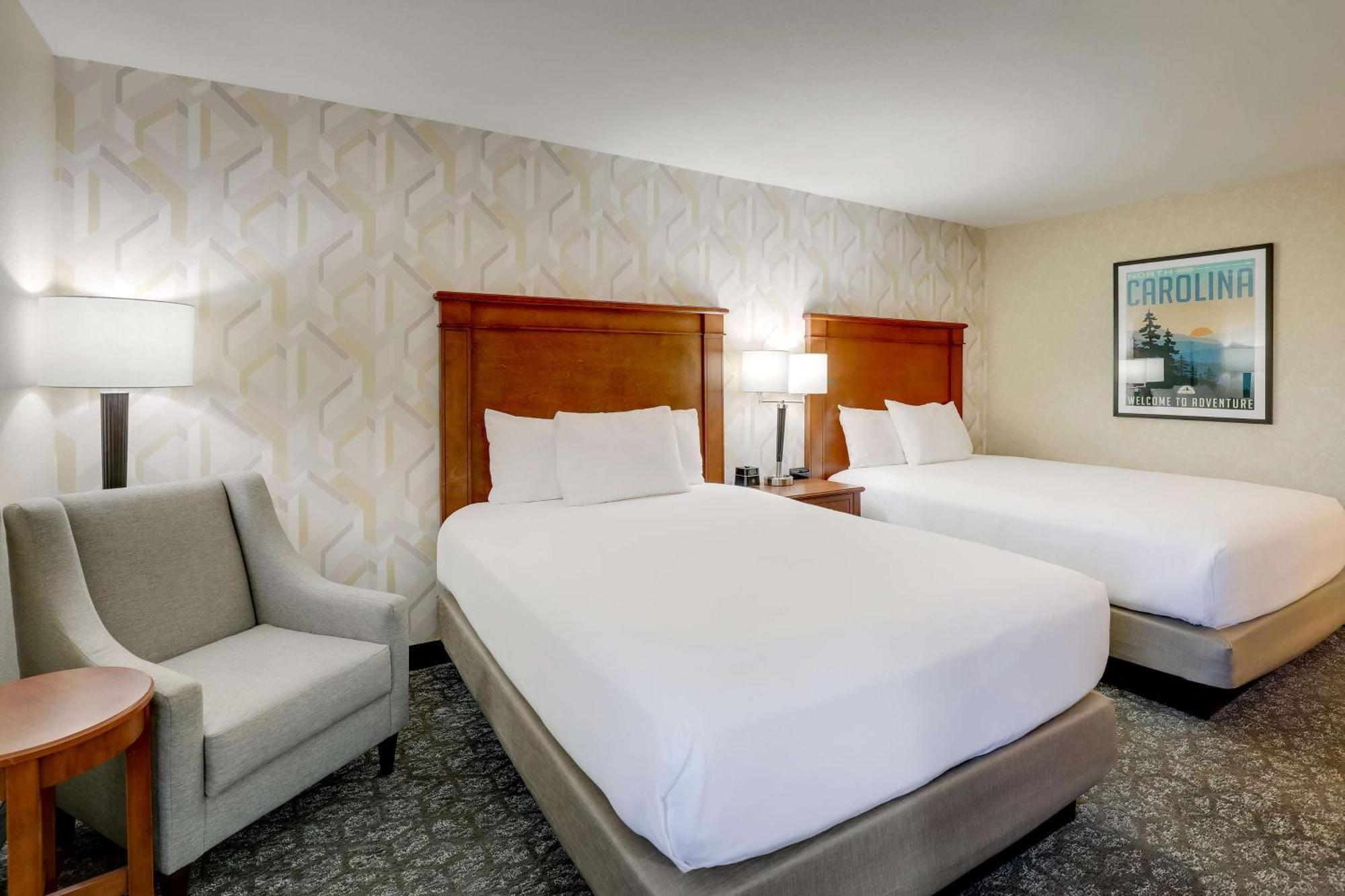 Drury Inn & Suites Charlotte University Place Bagian luar foto
