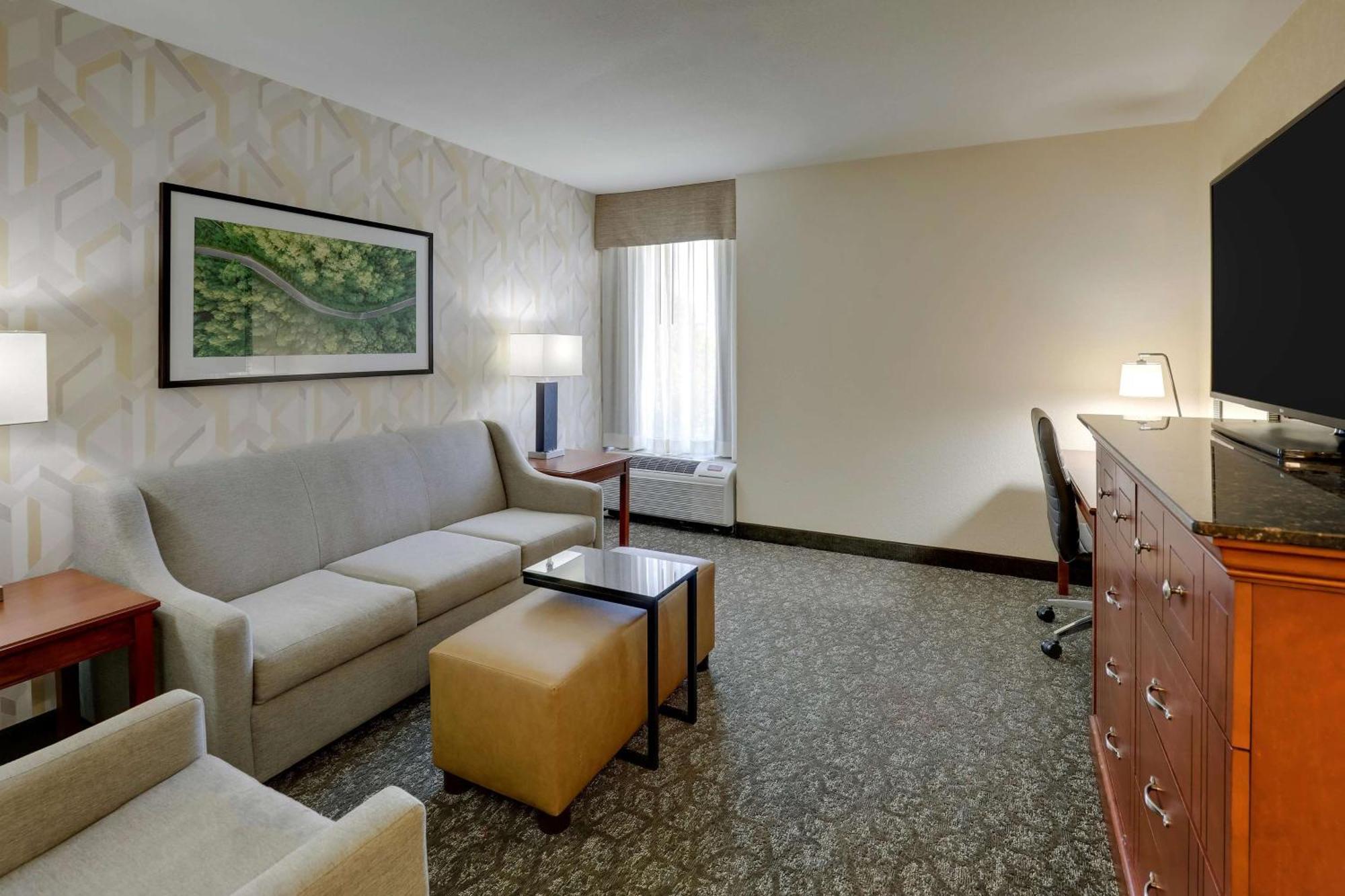 Drury Inn & Suites Charlotte University Place Bagian luar foto