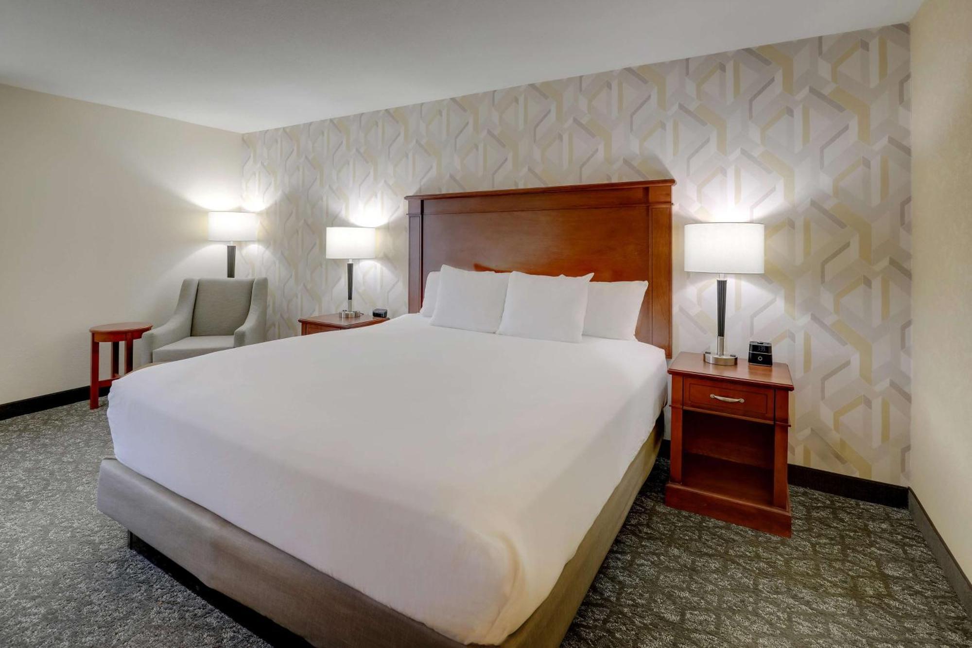 Drury Inn & Suites Charlotte University Place Bagian luar foto