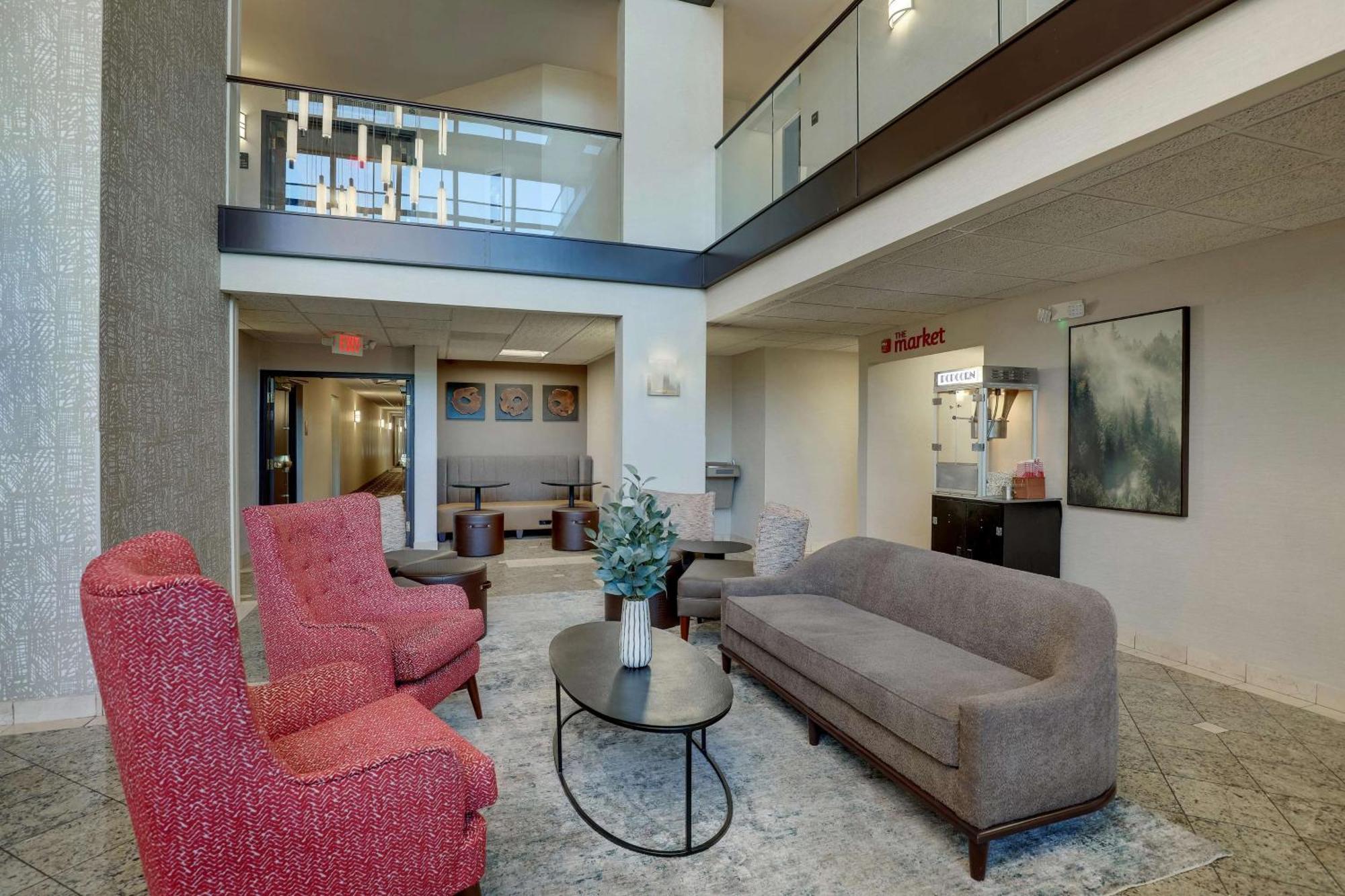 Drury Inn & Suites Charlotte University Place Bagian luar foto